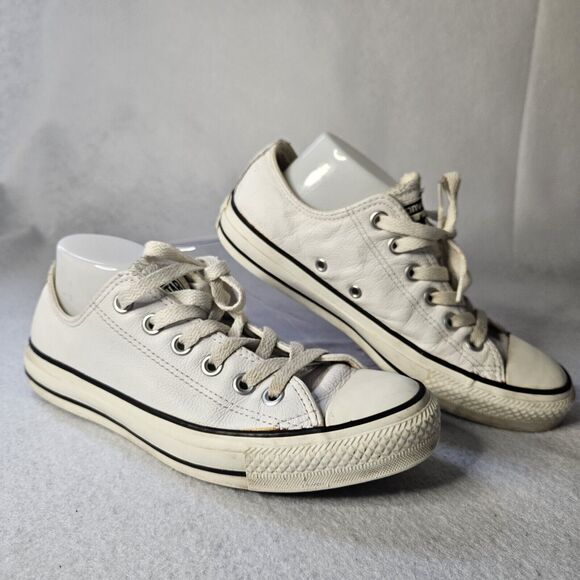 CONVERSE All Star White Leather Women Sz 7 Sneaker - Picture 1 of 6